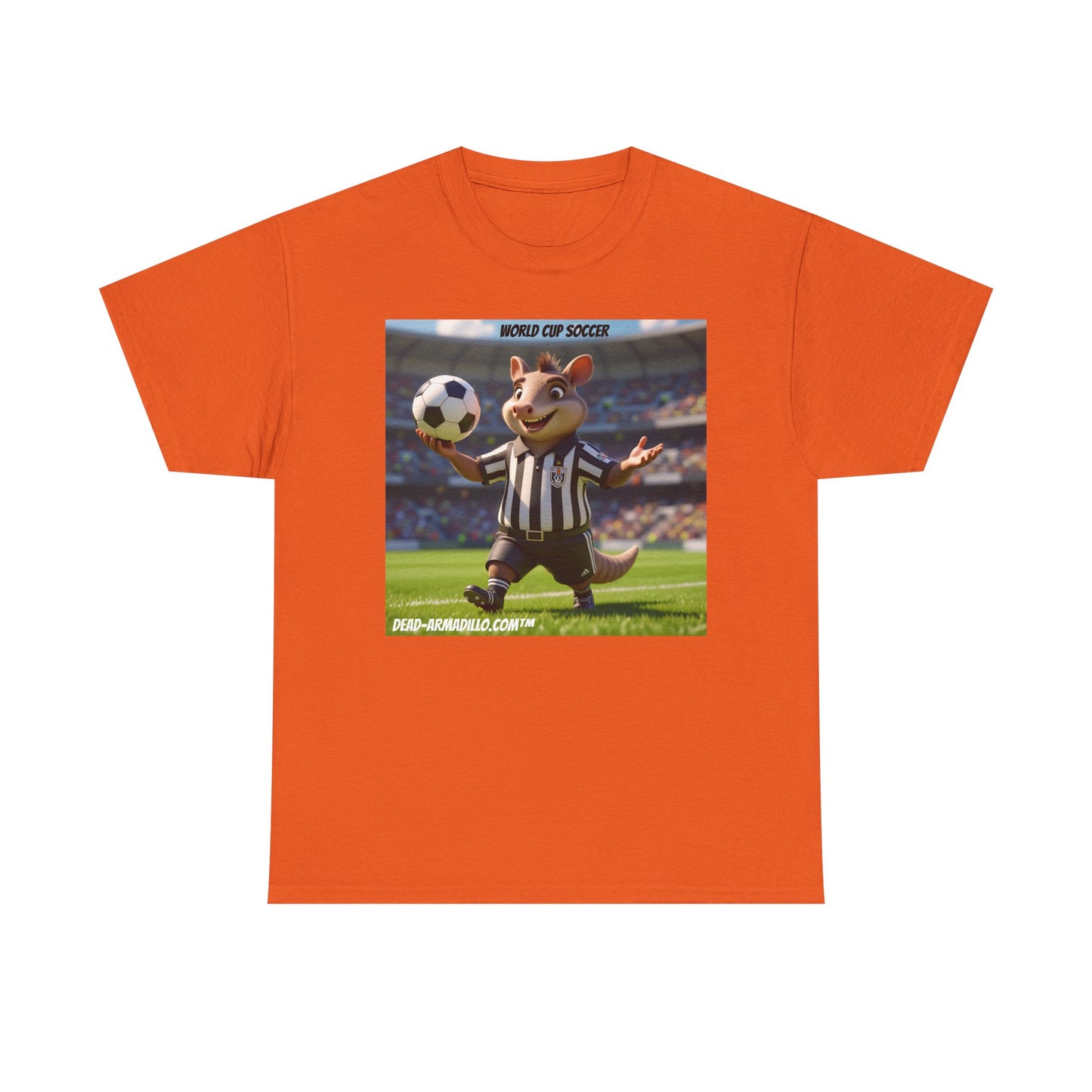 Camiseta gráfica del Mundial de Fútbol | Árbitro | Personalizada por Dead-Armadillo.com™ | Camiseta unisex de algodón | Para aficionados al deporte | Ropa informal | Regalo para amantes del fútbol | Ropa deportiva divertida